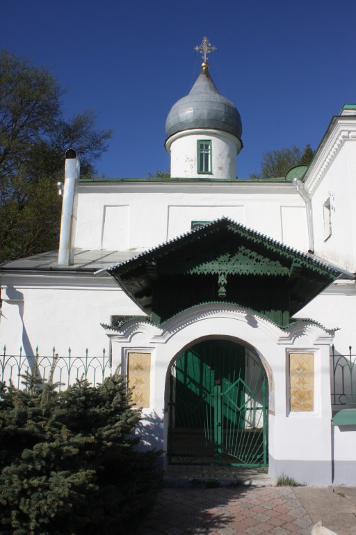 Псков. Церковь Николая Чудотворца в Любятове. фасады