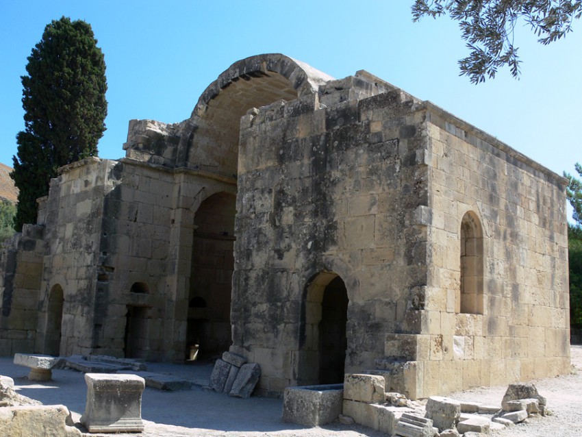 Церковь Тита апостола, Гортина (Крит (Κρήτη), Греция). общий вид в ландшафте, Вид с юго-запада
