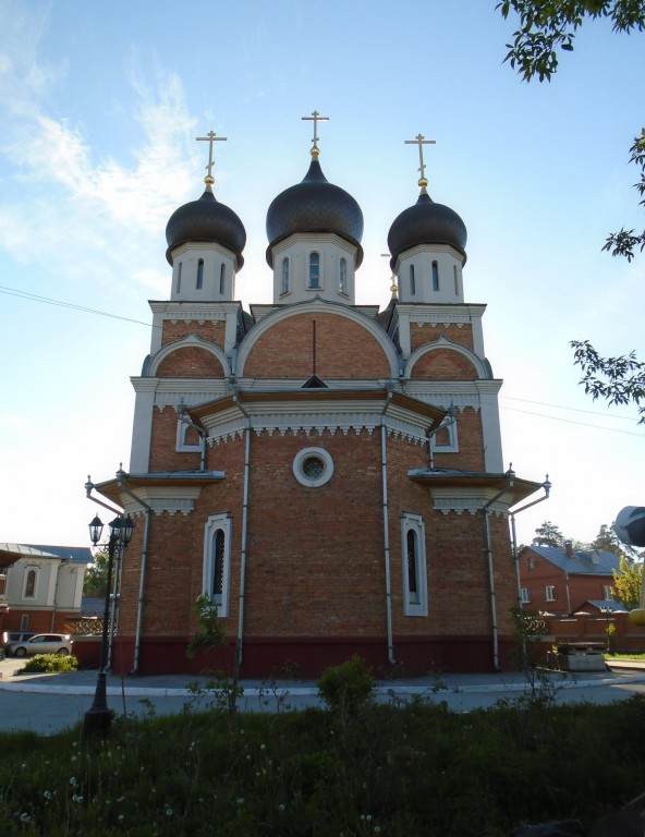 Новосибирск. Собор Рождества Пресвятой Богородицы. фасады, Вид с востока