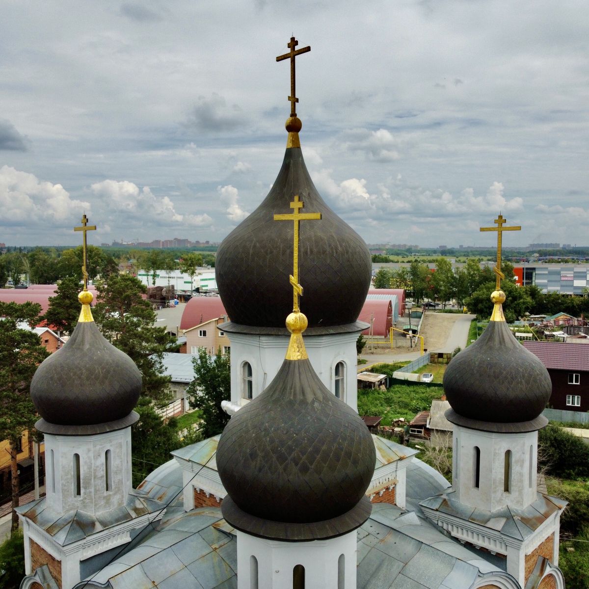 Собор Рождества Пресвятой Богородицы, Новосибирск (Новосибирск, город, Новосибирская область). архитектурные детали, Главы с ЮЗ