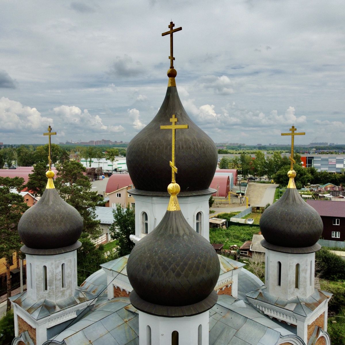 Новосибирск. Собор Рождества Пресвятой Богородицы. архитектурные детали, Главы с ЮЗ