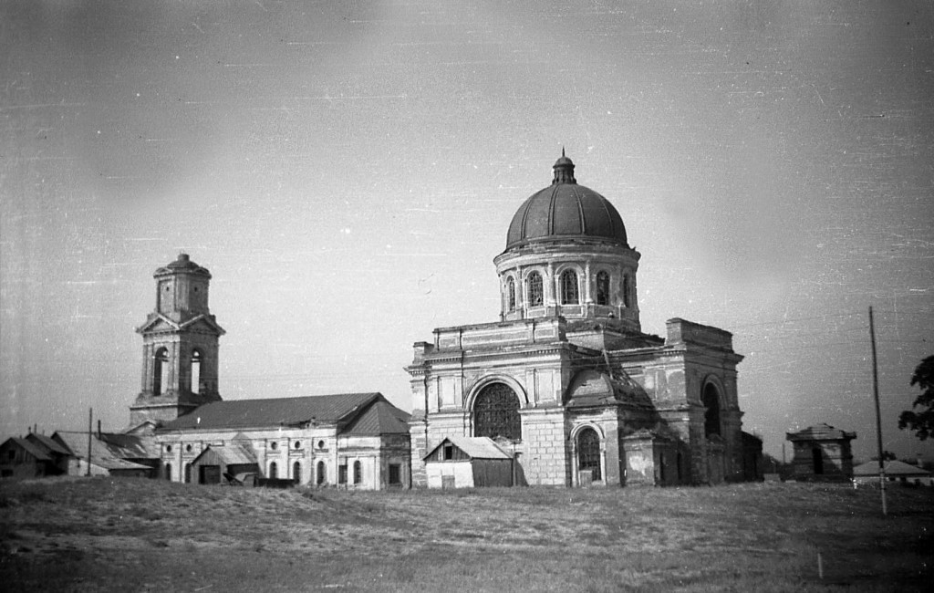 Церковь Троицы Живоначальной, Верхняя Тишанка (Таловский район, Воронежская область). архивная фотография, Фото 1968 г. из приходского архива