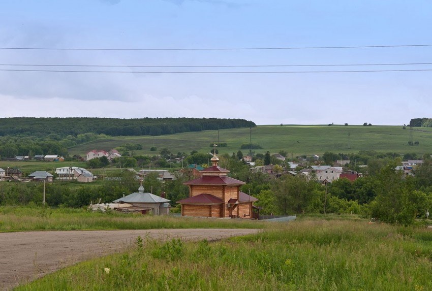 Церковь Димитрия Солунского, Сырейка (Кинельский район, Самарская область). общий вид в ландшафте