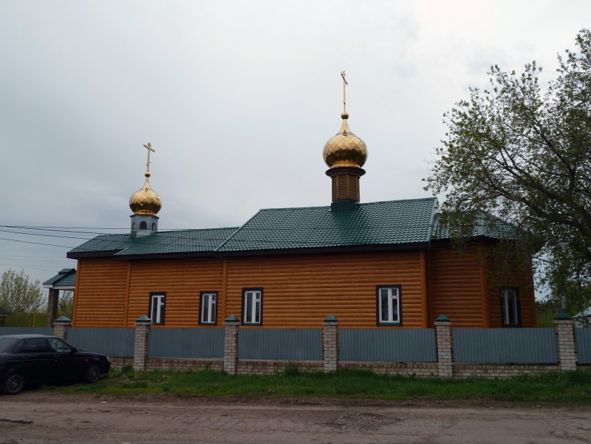 Церковь Космы и Дамиана, Бузаевка (Кинельский район, Самарская область). общий вид в ландшафте