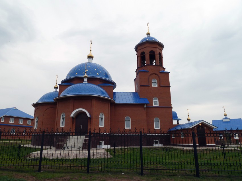 Покровский мужской монастырь. Церковь Покрова Пресвятой Богородицы, Чубовка (Кинельский район, Самарская область). фасады