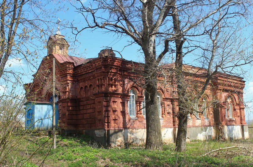 Церковь Николая Чудотворца, Барышская Слобода (Сурский район, Ульяновская область). общий вид в ландшафте, Вид с юго-запада