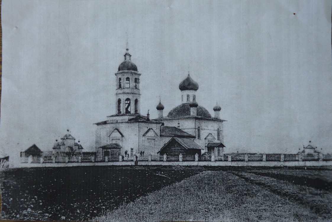 Церковь Димитрия Солунского, Никулинское (Харовский район, Вологодская область). архивная фотография, Фотография конца XIX – начала XX века. Источник: Шевницкий филиал РМУК «Межпоселенческая централизованная библиотечная система Харовского муниципального района»