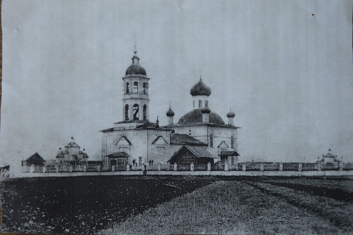 Никулинское. Церковь Димитрия Солунского. архивная фотография, Фотография конца XIX – начала XX века. Источник: Шевницкий филиал РМУК «Межпоселенческая централизованная библиотечная система Харовского муниципального района»