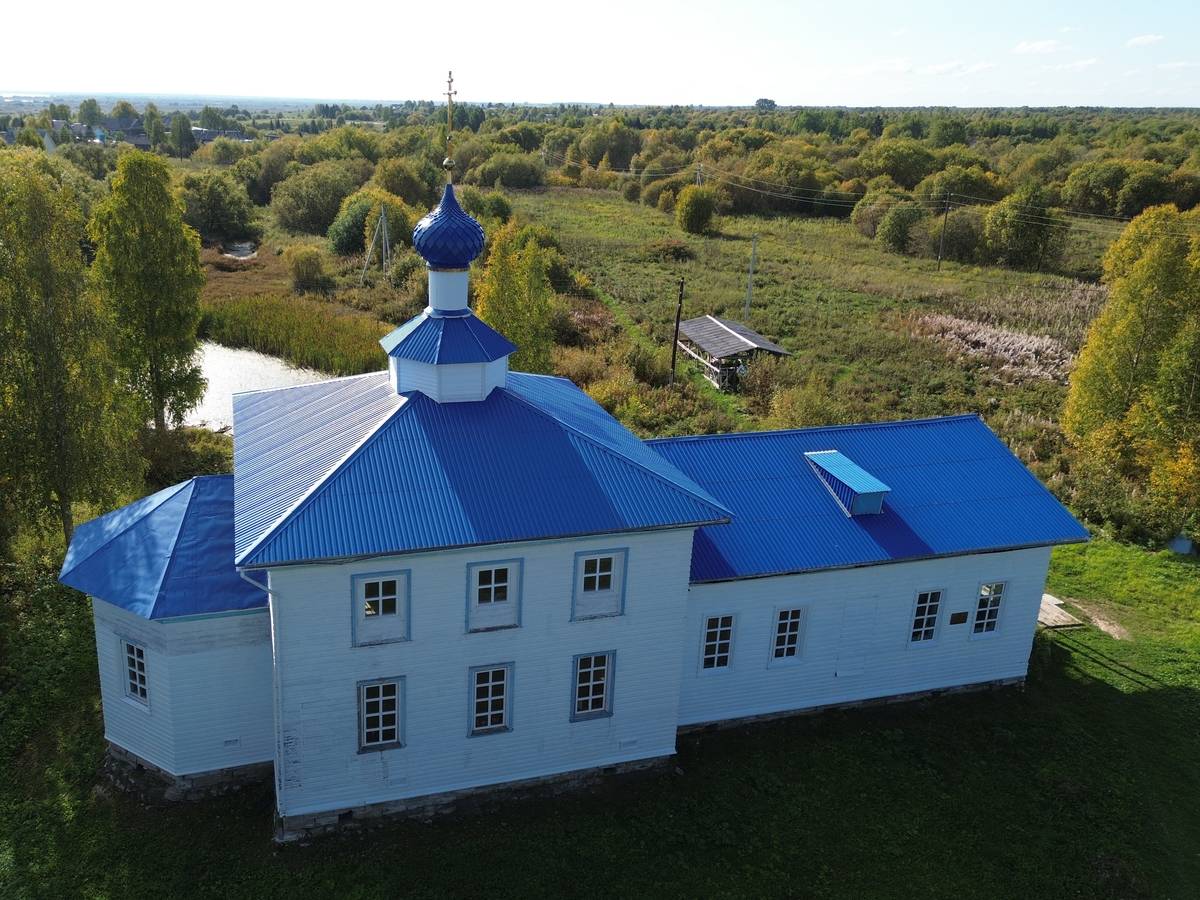 Церковь Сретения Господня, Осерёдок (Прилуцкое) (Холмогорский район, Архангельская область). фасады