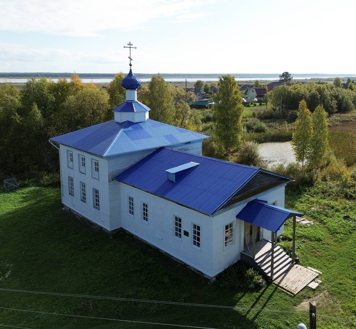 Церковь Сретения Господня, Осерёдок (Прилуцкое) (Холмогорский район, Архангельская область). фасады