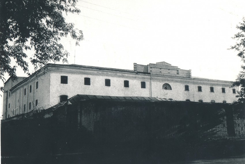 Елец. Церковь Тихона Задонского при тюремном замке. фасады