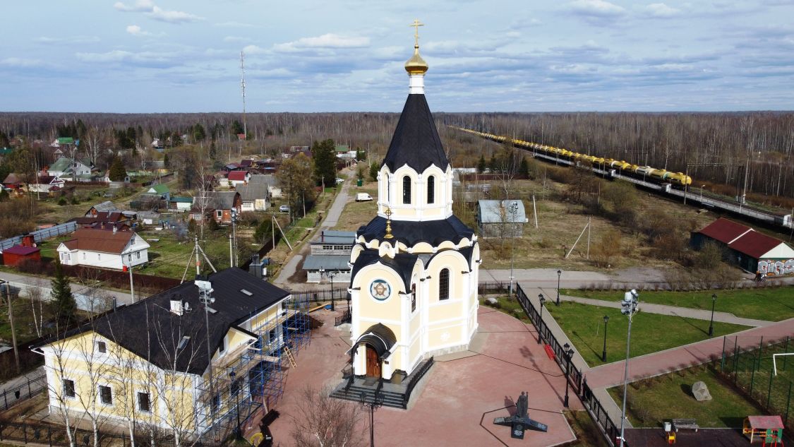 Церковь Александра Невского, Апраксин (Кировский район, Ленинградская область). общий вид в ландшафте, Верхняя панорама с запада