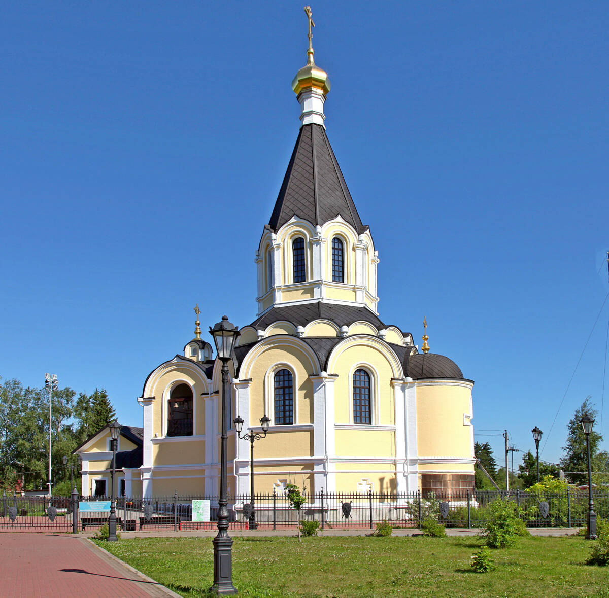 Церковь Александра Невского, Апраксин (Кировский район, Ленинградская область). фасады