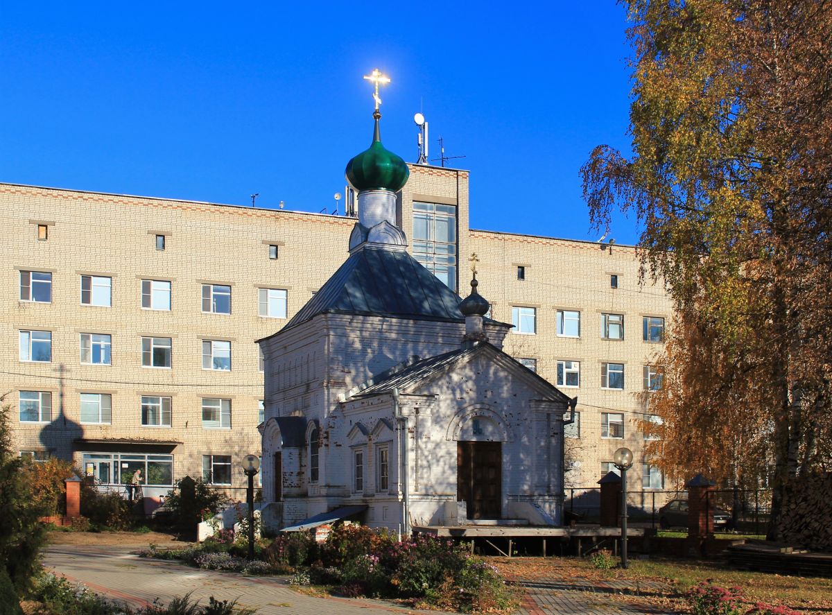Семёнов. Церковь Владимира равноапостольного. фасады, Вид с запада, позади корпус больницы
