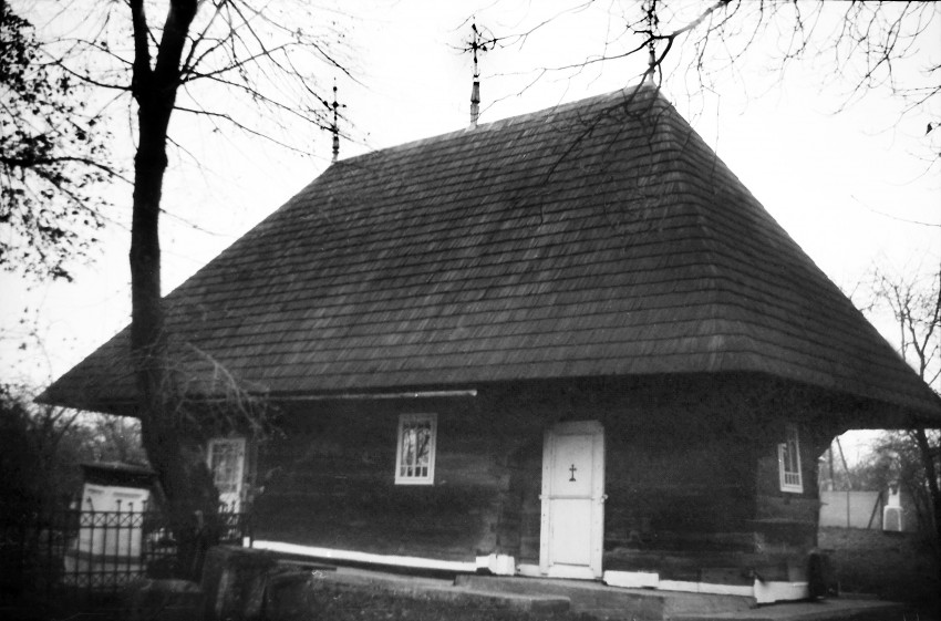 Луковица. Церковь Димитрия Солунского. фасады