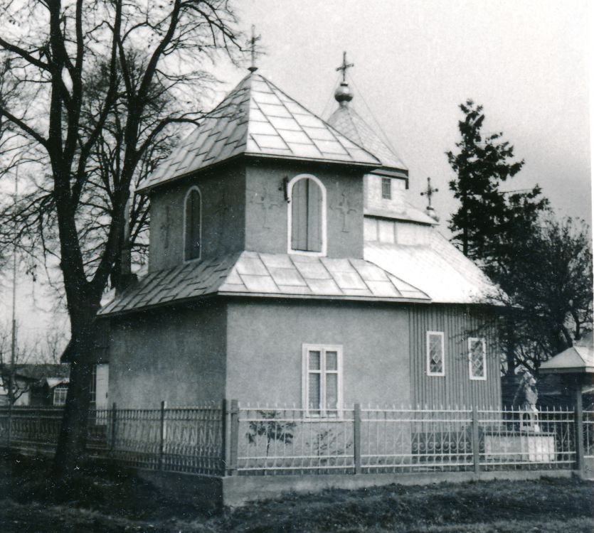 Церковь Успения Пресвятой Богородицы, Тарашаны (Черновицкий район, Украина, Черновицкая область). фасады