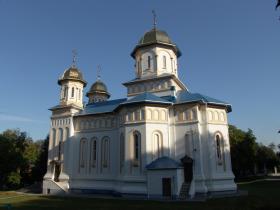 Черновцы. Церковь Петра и Павла