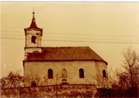 Дунауйварош. Церковь Перенесения мощей Николая Мирликийского Чудотворца в Бари
