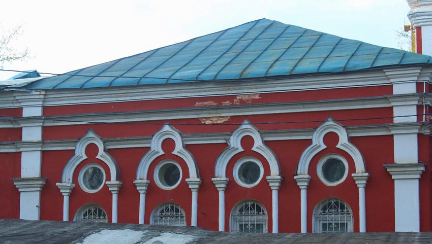 Церковь Трёх Святителей, Саранск (Саранск, город, Республика Мордовия). архитектурные детали, Южный фасад трапезной