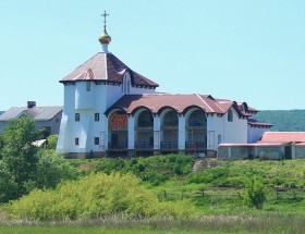 Подгоры. Заволжский Ильинский женский монастырь. Церковь Анастасии Узорешительницы в трапезном корпусе