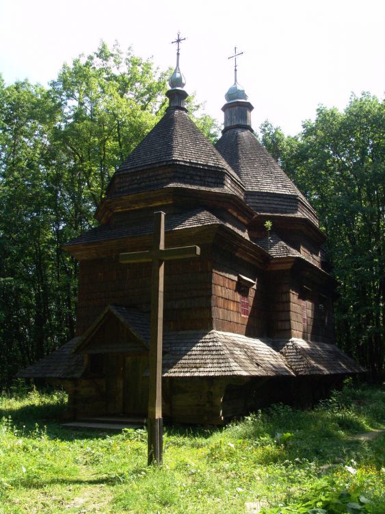 Музей народной архитектуры и быта. Церковь Параскевы Пятницы, Львов (Львов, город, Украина, Львовская область). фасады