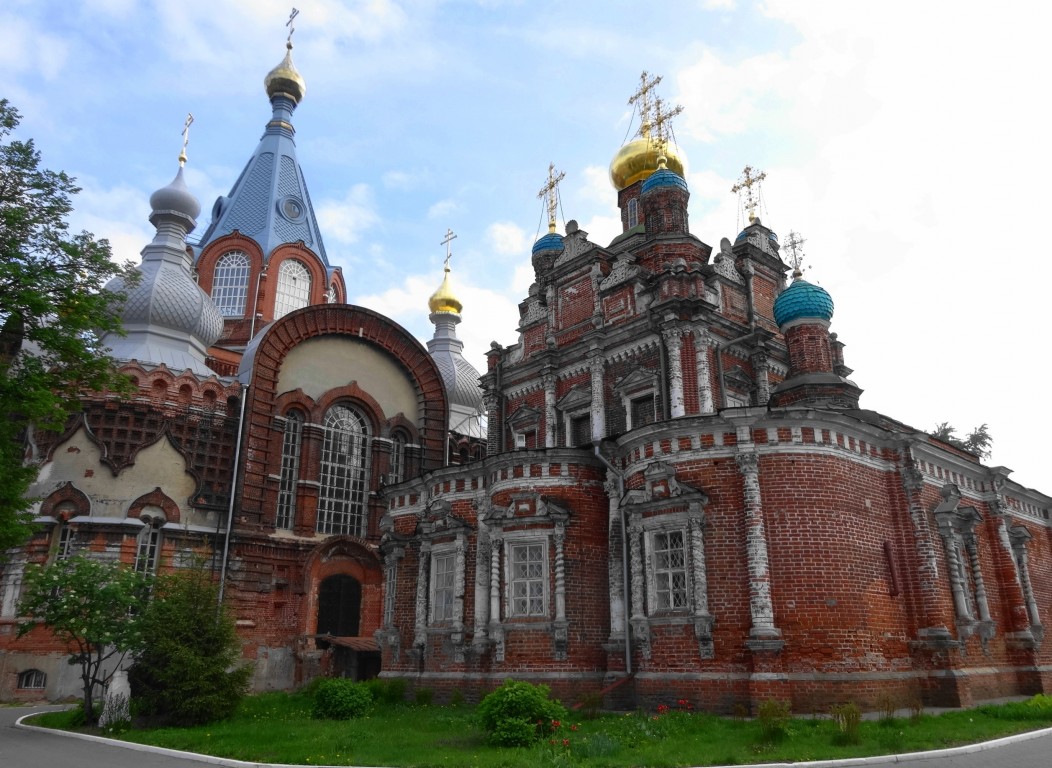 Канавинский район. Храмовый комплекс Церкви Смоленской иконы Божией Матери и Сретения Владимирской иконы Божией Матери в Гордеевке. фасады, вид с северо-востока