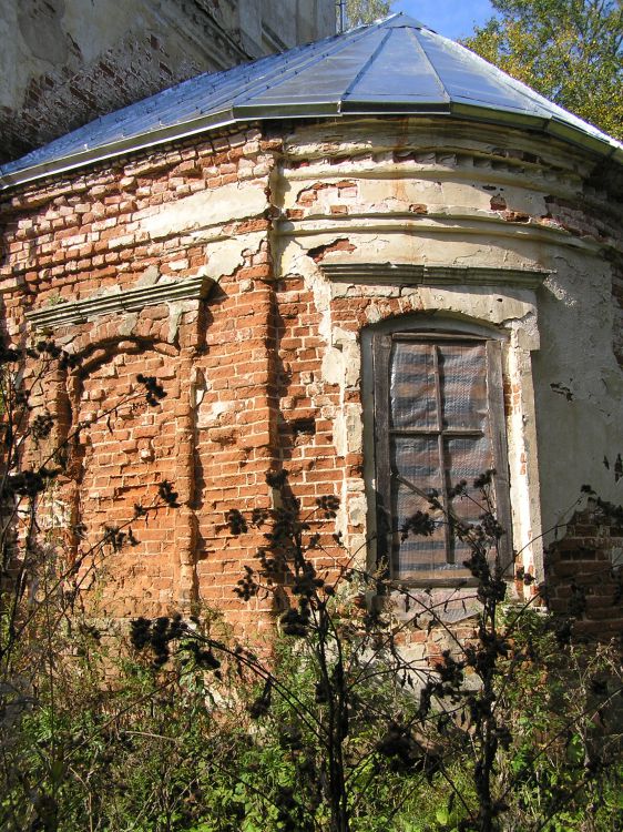 Церковь Сошествия Святого Духа, Лучинники, урочище (Калязинский район, Тверская область). архитектурные детали