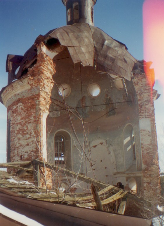 Церковь Троицы Живоначальной, Сосновка (Унинский район, Кировская область). архитектурные детали, Начальные этапы разрушения храма