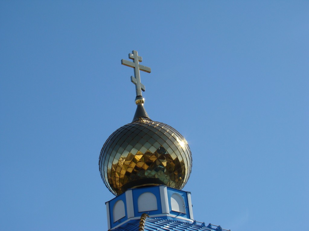 Церковь Рождества Пресвятой Богородицы, Иецава (Бауский край, Латвия). архитектурные детали, Маковка с установленным крестом