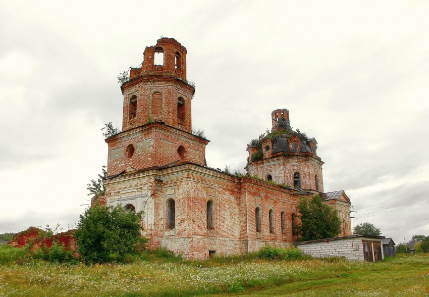 Святица. Церковь Успения Пресвятой Богородицы. фасады