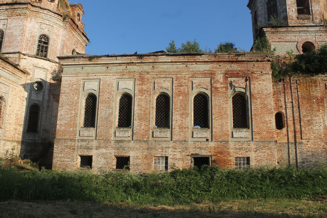 Церковь Успения Пресвятой Богородицы, Святица (Фалёнский район, Кировская область). архитектурные детали