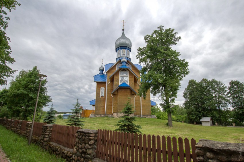 Церковь Георгия Победоносца, Каменюки (Каменецкий район, Беларусь, Брестская область). общий вид в ландшафте