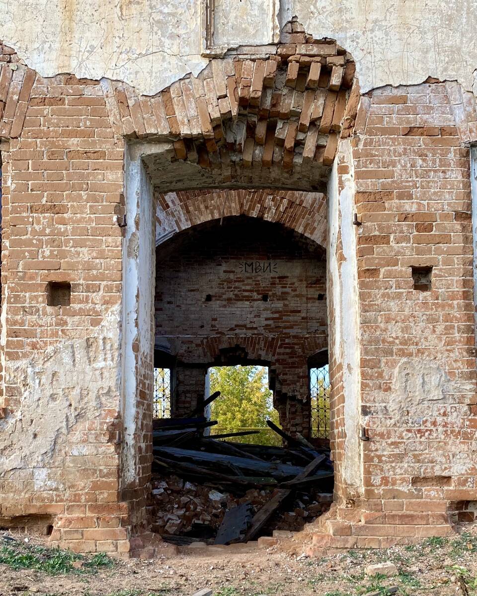 Церковь Вознесения Господня, Падеринское (Кетовский район, Курганская область). архитектурные детали, Вход с южного фасада