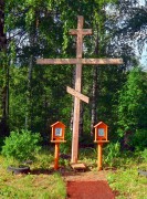 Церковь Михаила Архангела, Поклонный крест, установленный на месте бывшей церкви<br>, Чуваши, Кирово-Чепецкий район, Кировская область