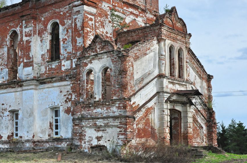 Авраамиев Новозаозерский Успения Божией Матери мужской монастырь. Церковь Успения Пресвятой Богородицы, Умиленье (Галичский район, Костромская область). архитектурные детали