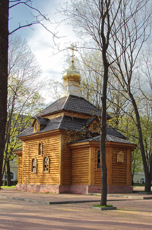 Макаровка. Иоанно-Богословский Макаровский мужской монастырь. Ближний скит. Церковь Владимира равноапостольного и Ольги равноапостольной. фасады