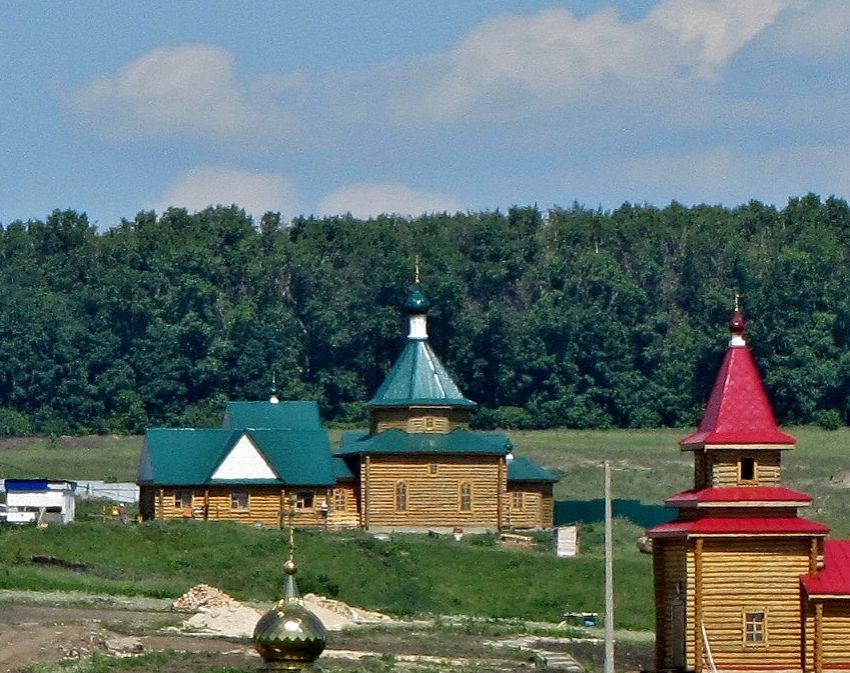 Иоанно-Богословский Макаровский мужской монастырь. Дальняя пустынь. Церковь Модеста, Патриарха Иерусалимского, Макаровка (Саранск, город, Республика Мордовия). общий вид в ландшафте, вид с юга