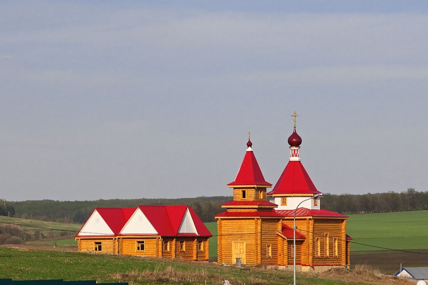 Макаровка. Иоанно-Богословский Макаровский мужской монастырь. Дальняя пустынь. Церковь Силуана Афонского. фасады