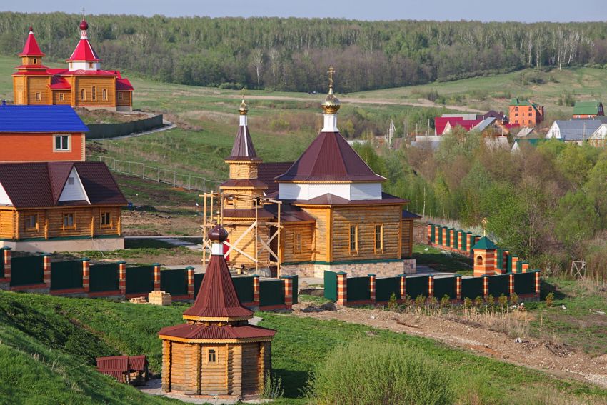 Макаровка. Иоанно-Богословский Макаровский мужской монастырь. Дальняя пустынь. Церковь Димитрия Царевича. фасады