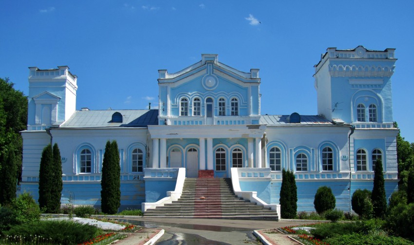 Иоанно-Богословский Макаровский мужской монастырь. Церковь Николая Чудотворца (домовая), Макаровка (Саранск, город, Республика Мордовия). фасады, западный фасад дома (1856) помещиков Полянских (ныне резиденции митрополита Саранского и Мордовского)
