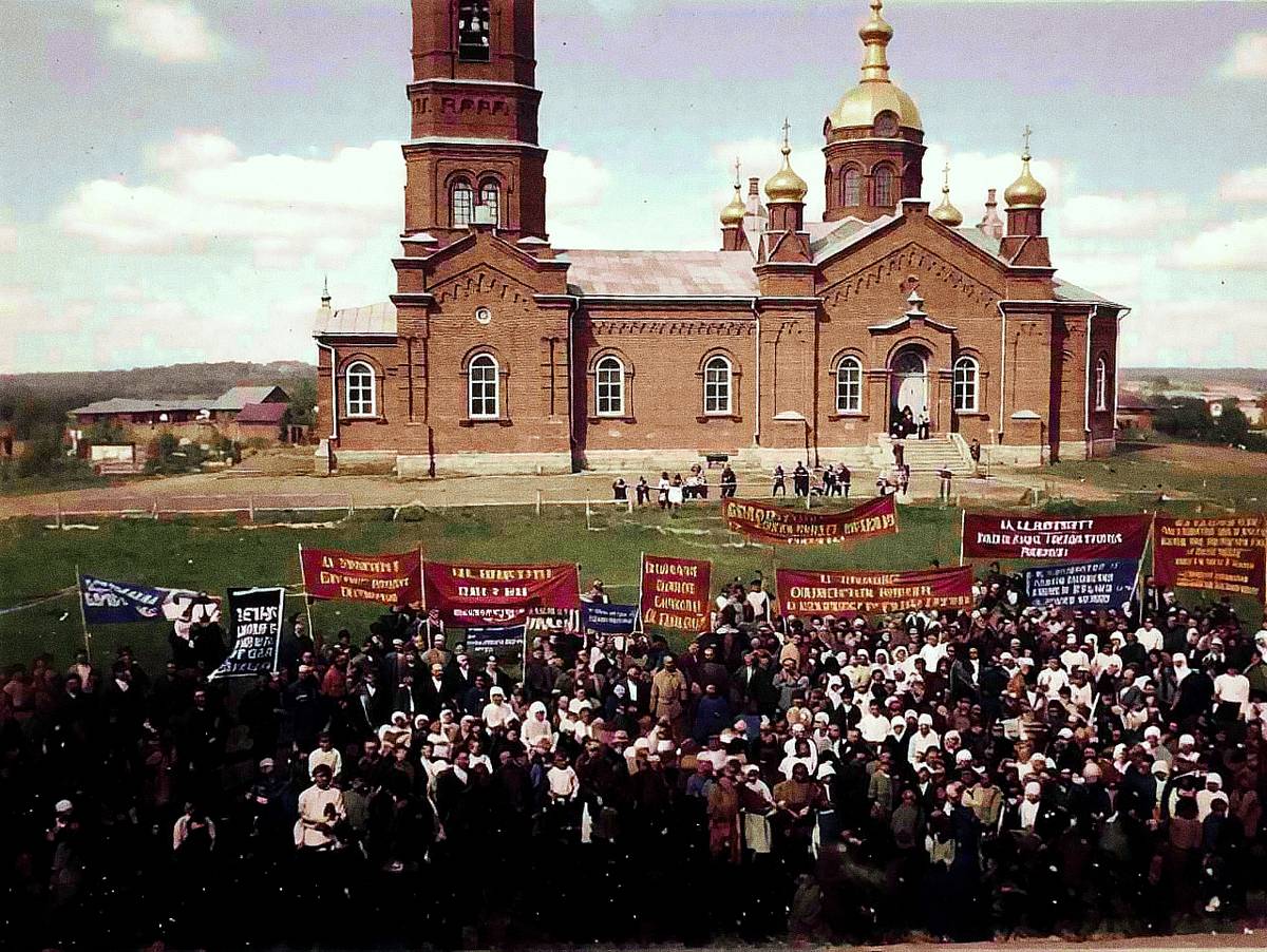 Отреставрированное фото 1920 года, архивная фотография. Церковь Казанской иконы Божией Матери (старая), Щучье (Щучанский район, Курганская область)