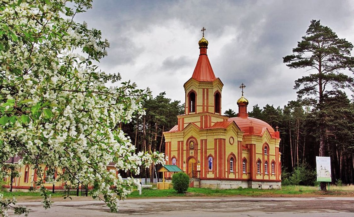 Церковь Иоанна Кронштадтского, Кетово (Кетовский район, Курганская область). художественные фотографии, Храм действующий