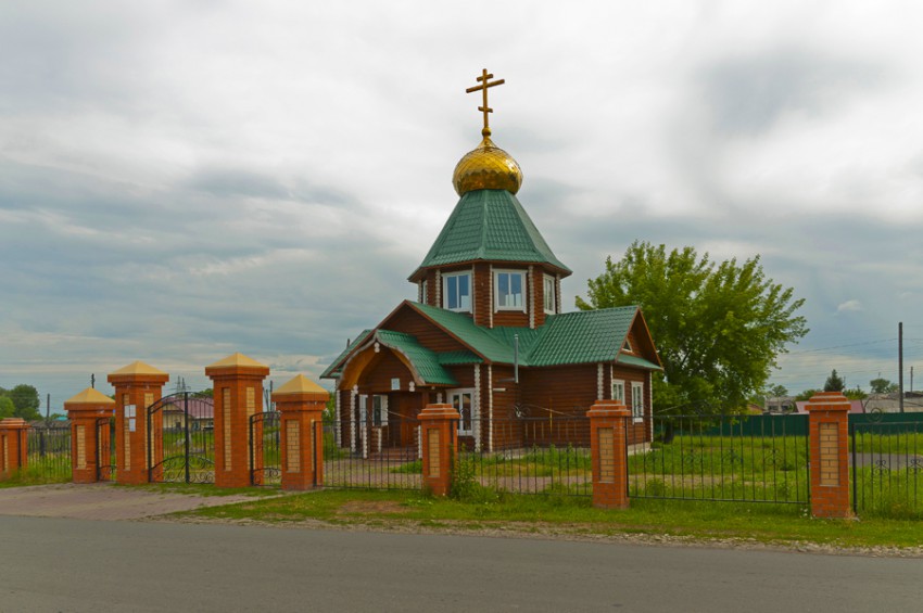 Красный Октябрь. Церковь Спаса Преображения. общий вид в ландшафте