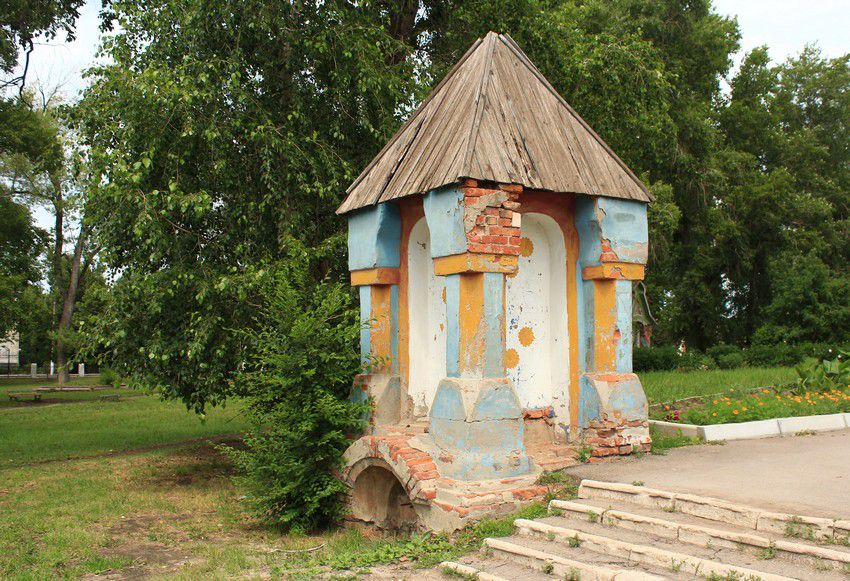 Церковь Сергия Радонежского, Чапаевск (Чапаевск, город, Самарская область). дополнительная информация, Часовня с юго-западной стороны старой церковной ограды (оригинальные завершения утрачены)