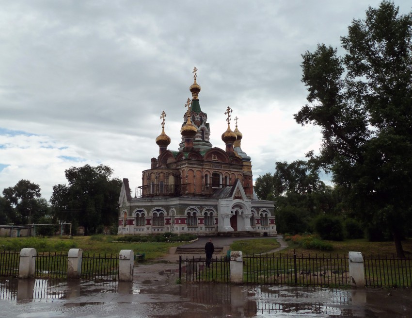 Чапаевск. Церковь Сергия Радонежского. фасады