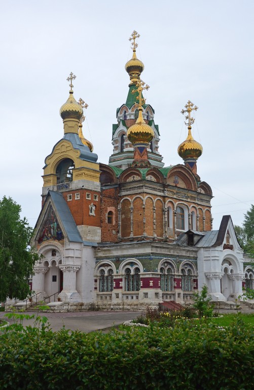 Чапаевск. Церковь Сергия Радонежского. фасады