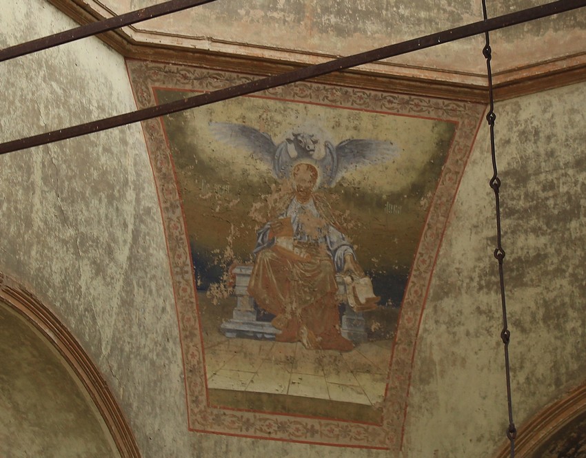 Церковь Михаила Архангела, Дергачи (Красноармейский район, Самарская область). интерьер и убранство, Роспись юго-западного паруса свода с образом апостола Луки (росписи на других парусах также несут изображения евангелистов)
