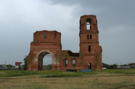 Дергачи. Церковь Михаила Архангела