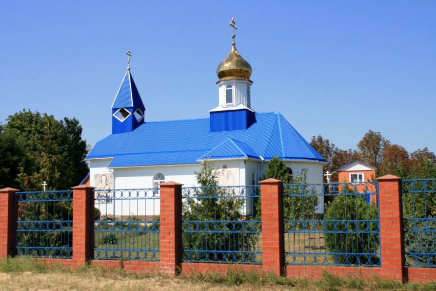 Кореновск. Церковь Саввы Освященного. общий вид в ландшафте