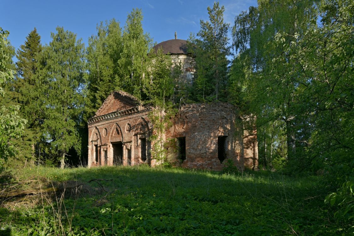 Церковь Воскресения Христова, Валуево, урочище (Чухломский район, Костромская область). общий вид в ландшафте, Вид с юго-востока